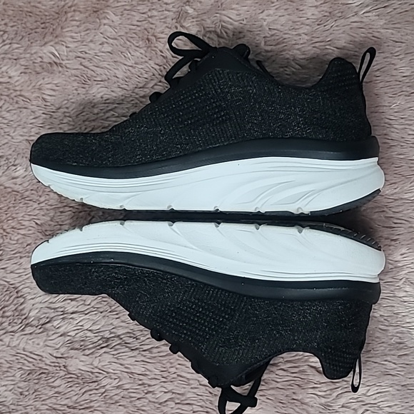 Skechers Women's D'Lux Walker Commuter Black Athletic and Training Shoes Used - Picture 6 of 13